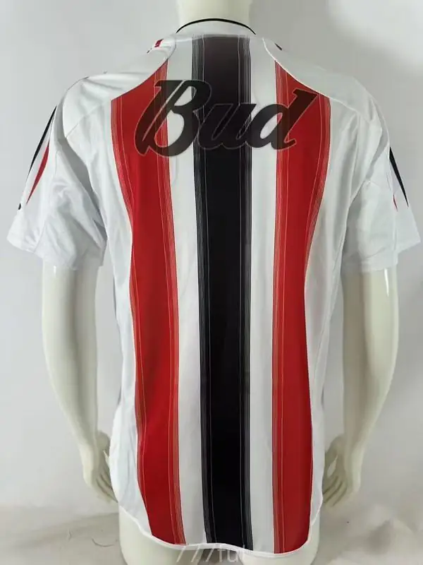 River Plate Budweiser tricolor (espalda)