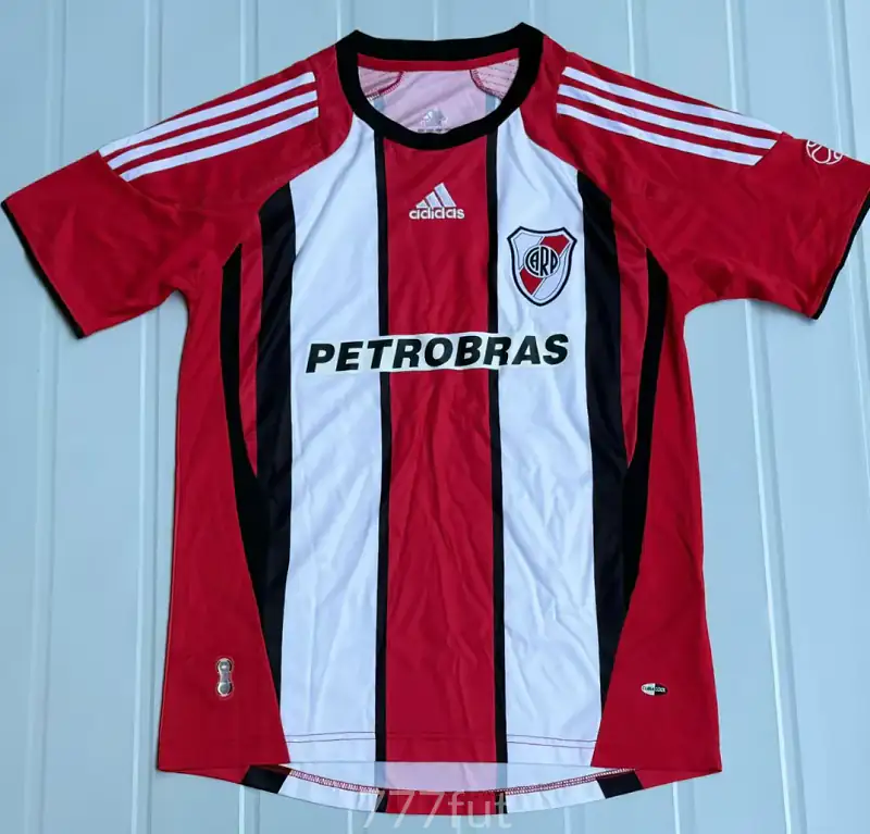 River Plate Petrobras rayada (frente)