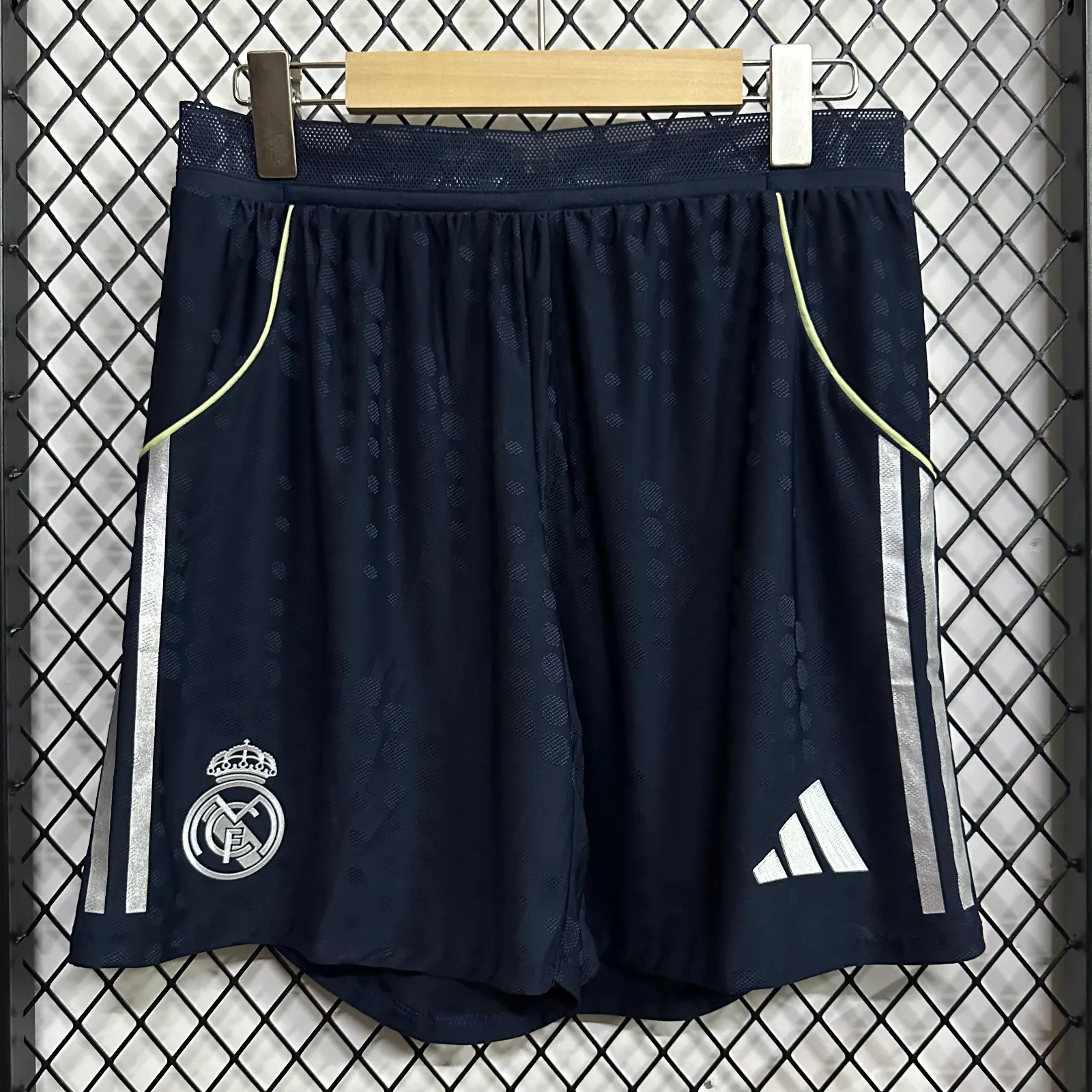 Short Real Madrid Suplente 25/26 (frente)
