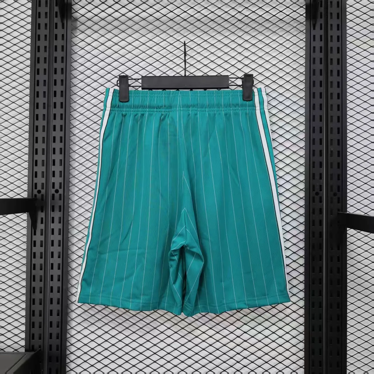 Short Liverpool Icons Verde (espalda)