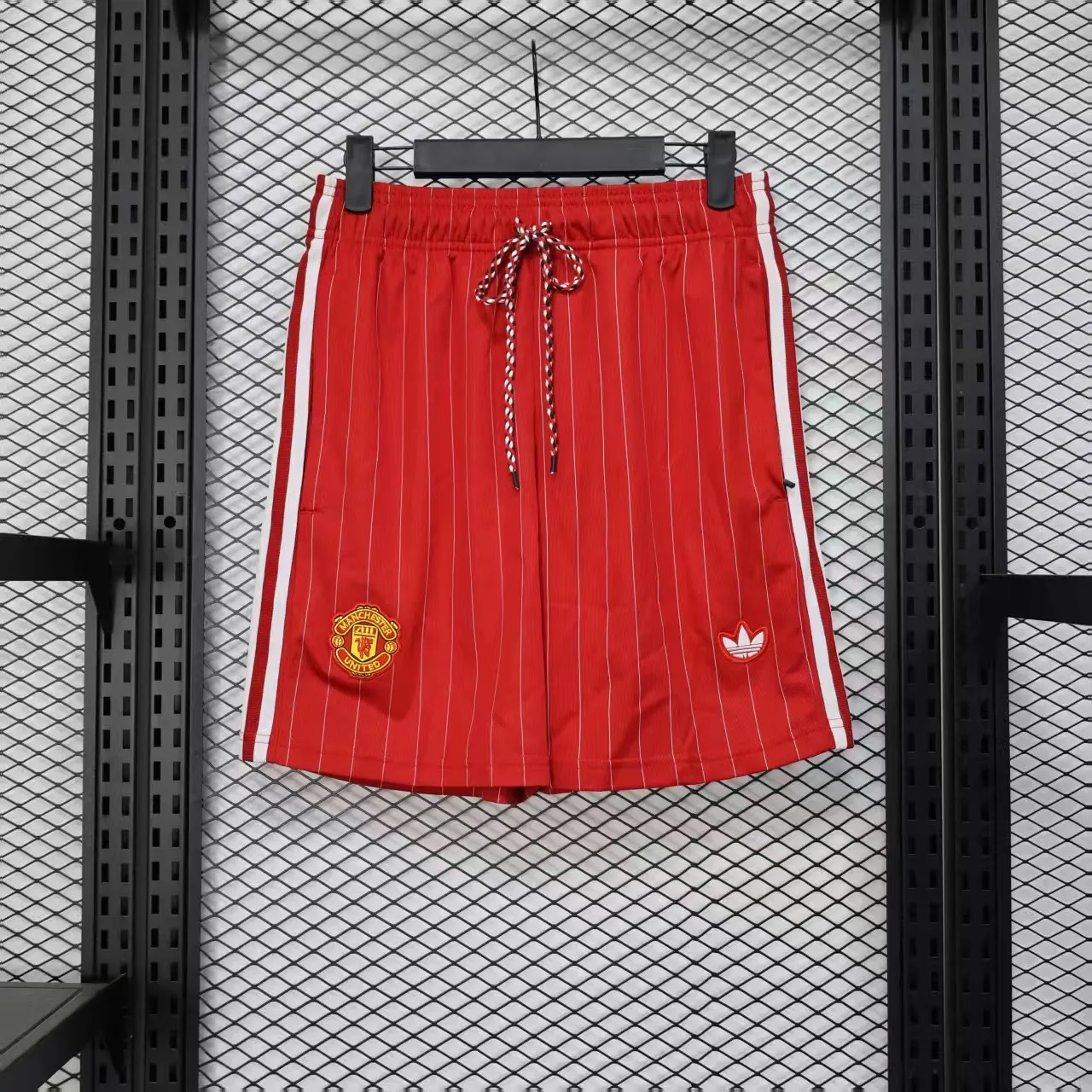 Short Man United Icons Rojo (frente)