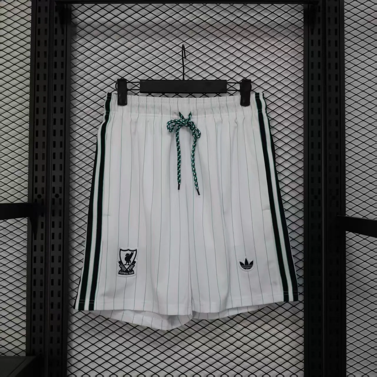 Short Liverpool Icons Blanco (frente)