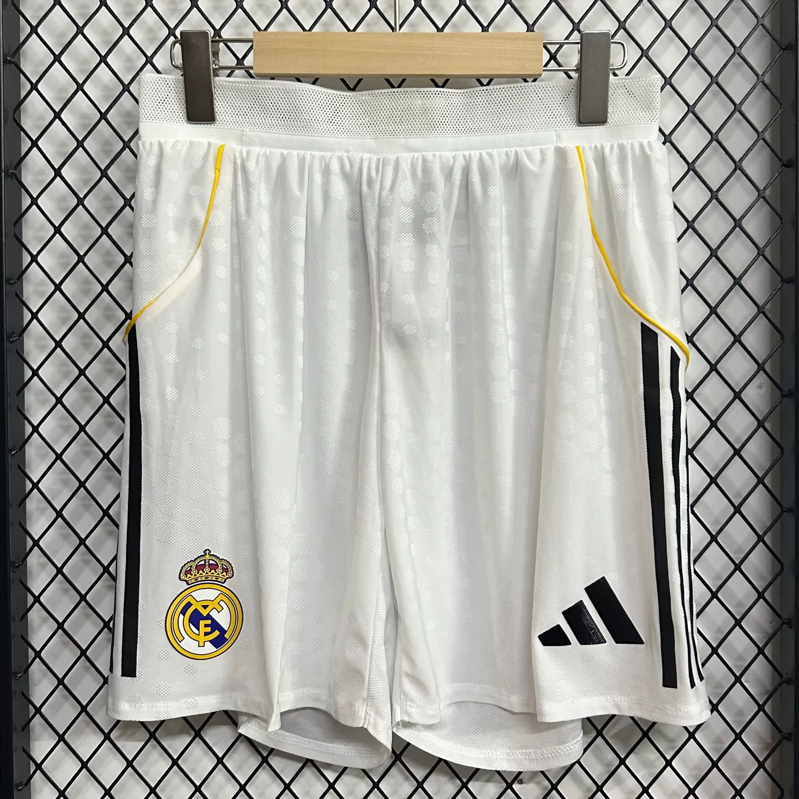 Short Real Madrid Titular 25/26 (frente)